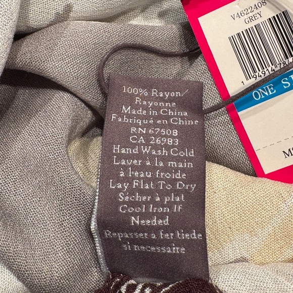 Women’s Wrap / Coverup Vince Camuto ONE SIZE - BRAND NEW - 100% Rayon - Picture 5 of 9